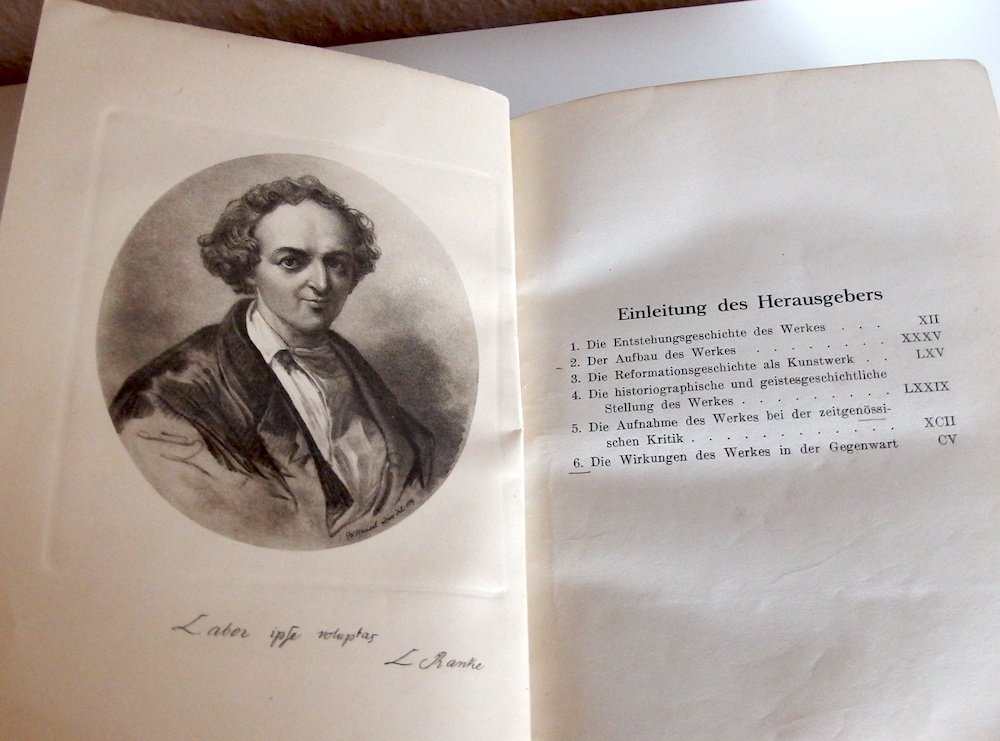 Inhaltsverzeichnis und Porträt von Leopold von Ranke als Kupferstich in "Deutsche Geschichte im Zeitalter der Reformation"